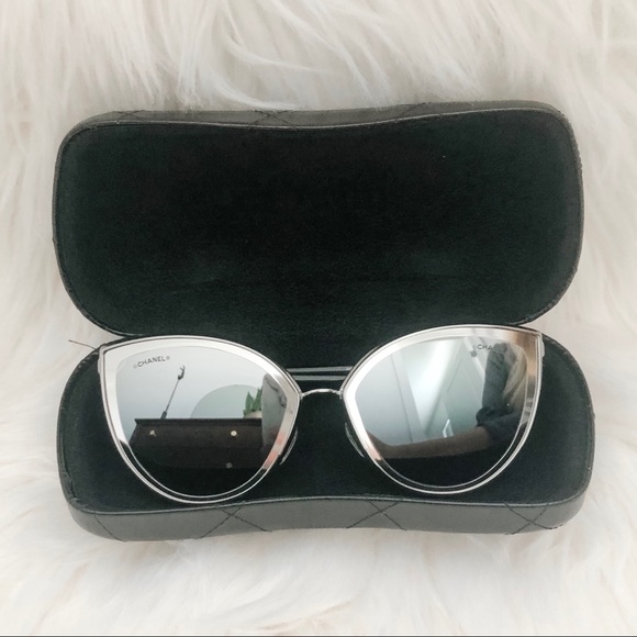 CHANEL Accessories - Authenticated CHANEL Cat Eye Sunglasses